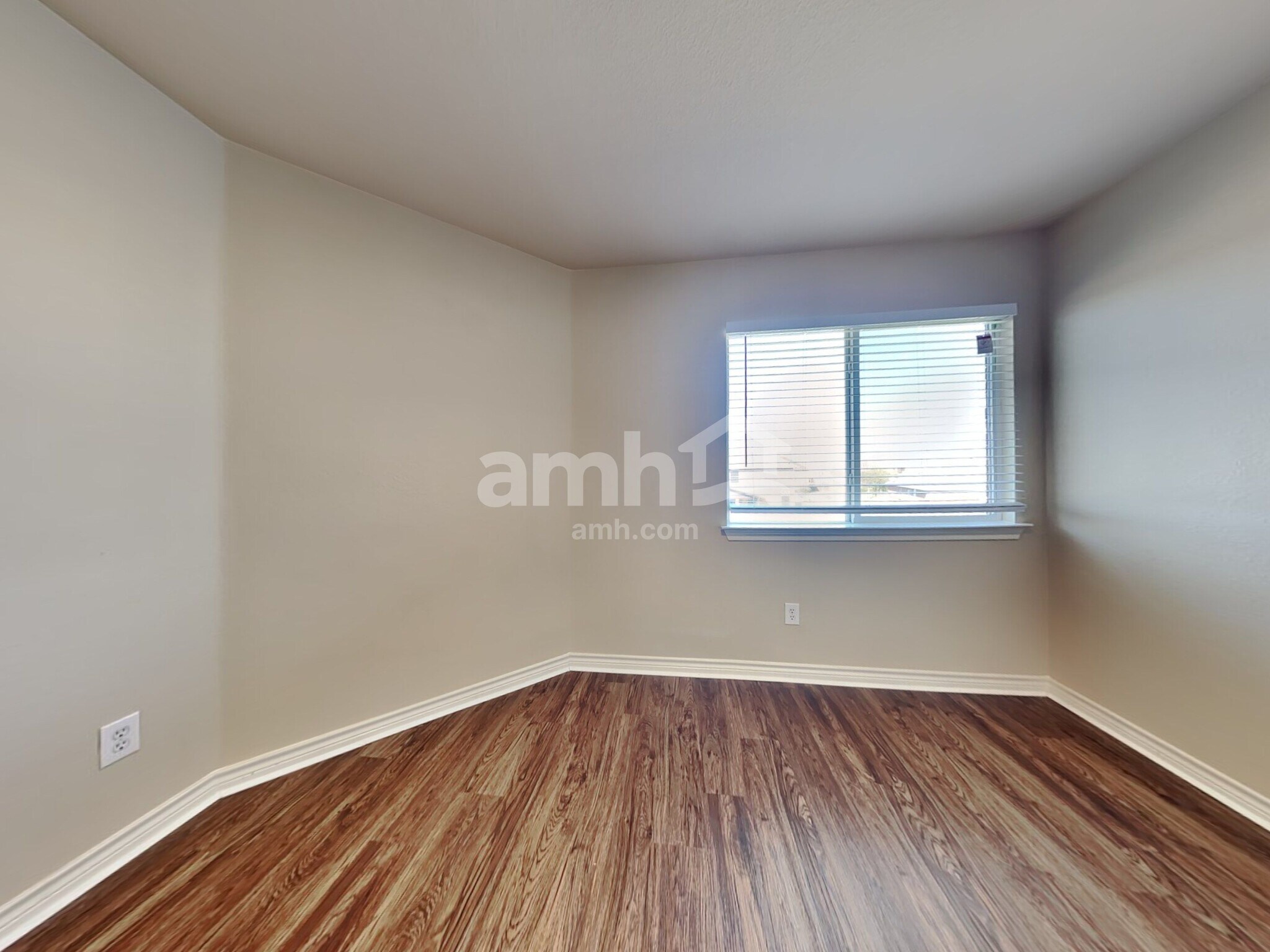Building Photo - 1703 Chadwick Dr