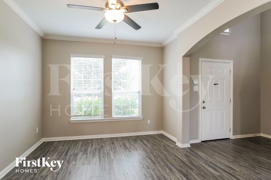 Building Photo - 5211 Clipper Hill Ct