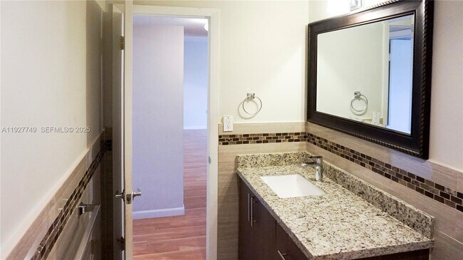 Building Photo - 9651 SW 77th Ave