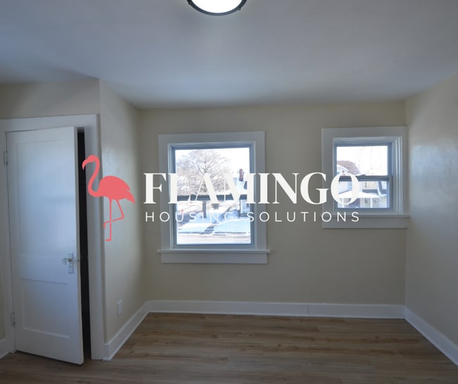 Building Photo - 1143 Vernon Dr