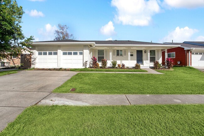 Building Photo - 1/2 OFF March Rent! Metairie 4 Bedroom plu...