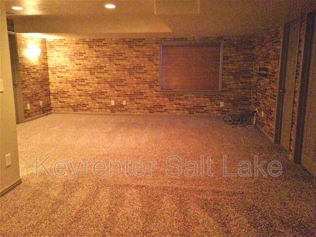 Building Photo - 11637 S Kestrel Rise Rd