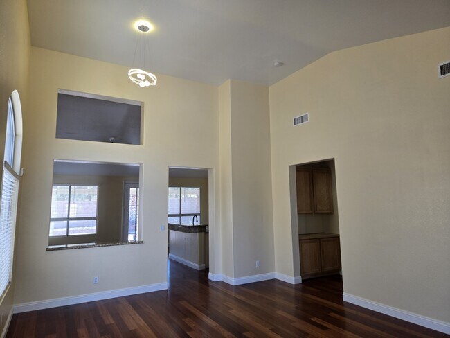 Building Photo - 8417 San Ramon Dr
