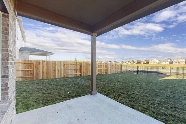 Building Photo - 17212 Crowndale Dr
