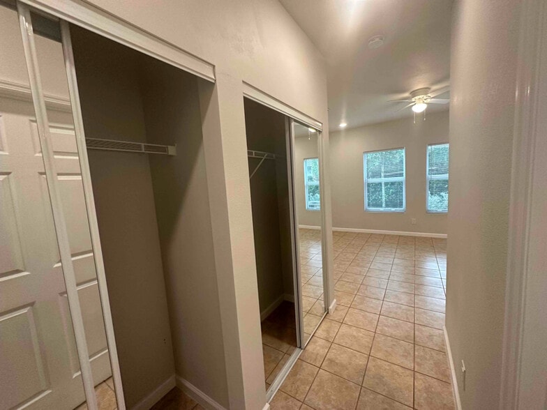 Building Photo - 7414 SW 10th Ct