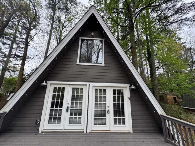 Building Photo - 2475 Hawk Creek Trail