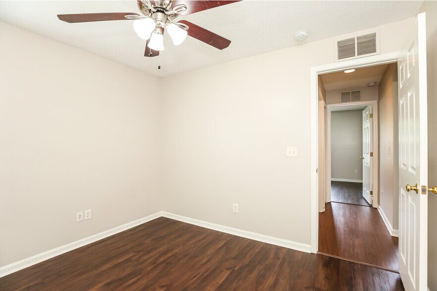 Building Photo - 3559 White Cow Ct