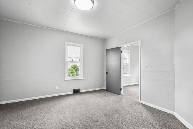 Building Photo - Cozy 3 bedroom home in Penn Hills availabl...