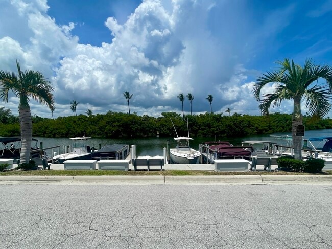 Building Photo - 400 N Hwy A1A