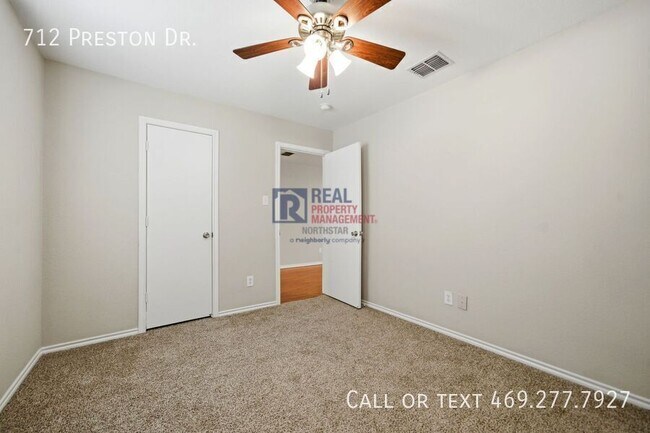 Building Photo - 712 Preston Dr