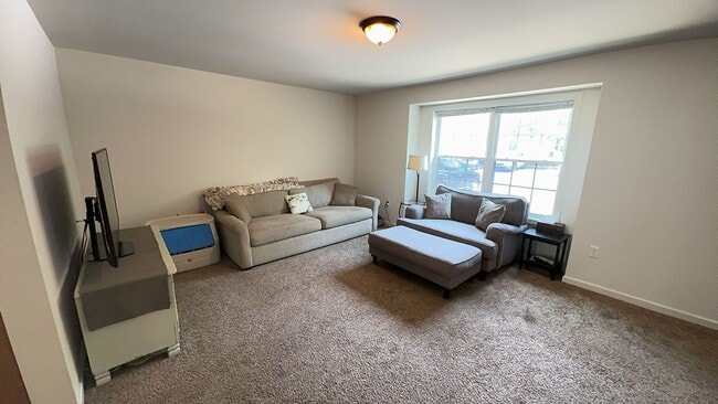 Building Photo - Beautiful 3 Bedroom Townhome in Elizabethtown!