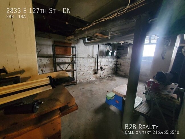 Building Photo - 2833 E 127th St