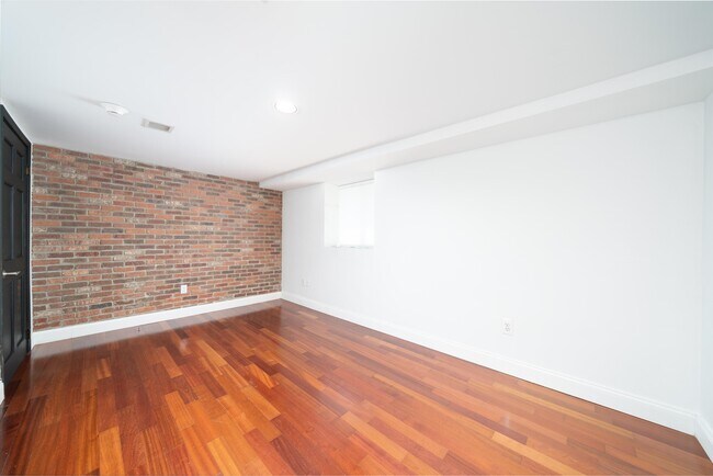 Building Photo - 344 Paterson Plank Rd
