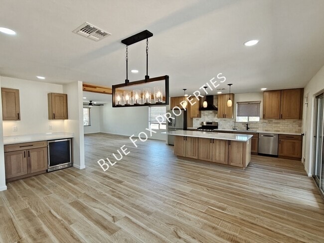 Building Photo - 5440 W Placita De La Promesa