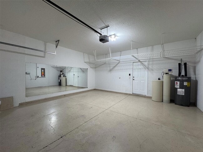 Building Photo - 10663 Pictorial Park Dr