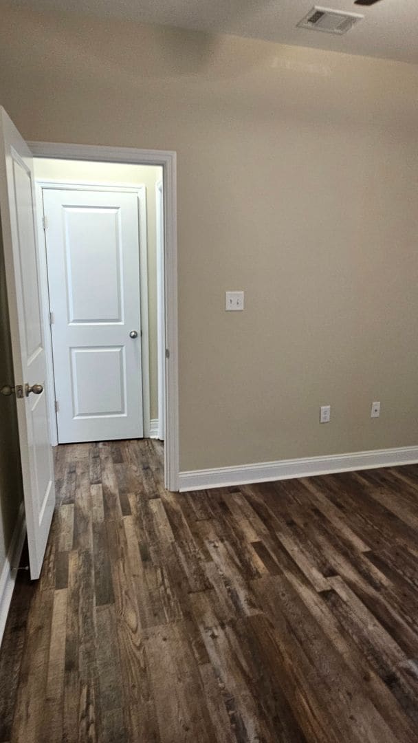 Building Photo - Knights Landing four bedroom home