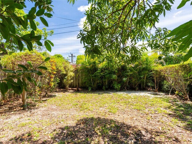 Building Photo - 6320 SW 58th Pl