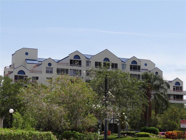 Building Photo - 2333 Feather Sound Dr