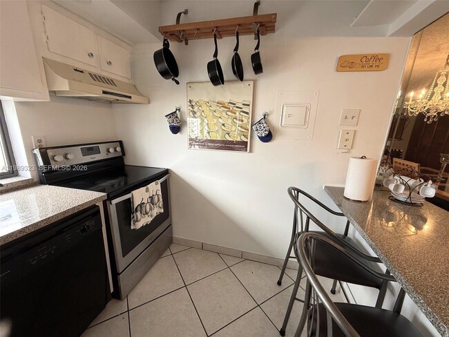 Building Photo - 17011 N Bay Rd