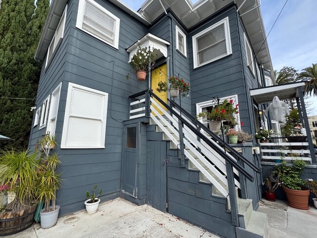 Building Photo - 2514 Central Ave