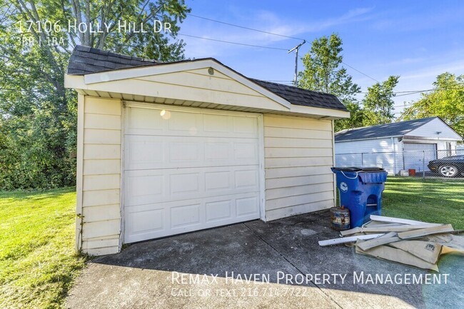 Building Photo - 17106 Holly Hill Dr
