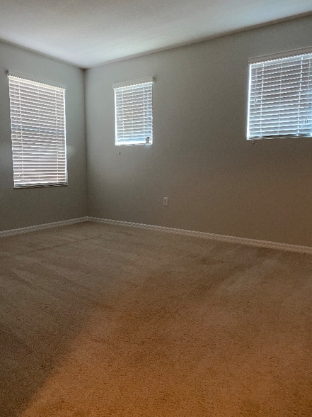 Building Photo - 9635 Tivoli Villa Dr