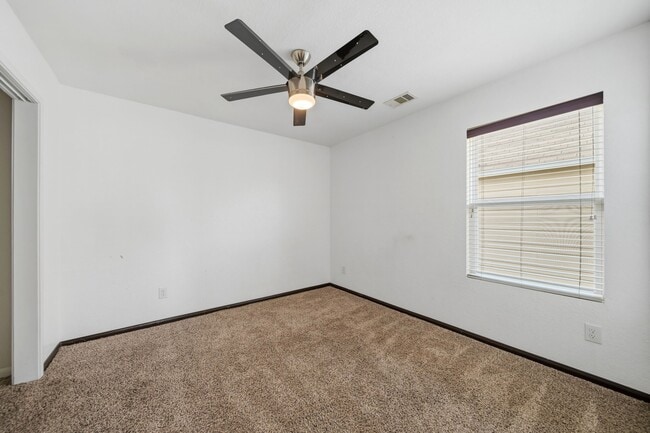 Building Photo - 2415 Cloudy Bay Dr