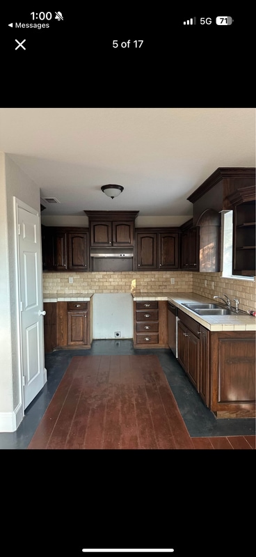 Building Photo - 725 E Locust St