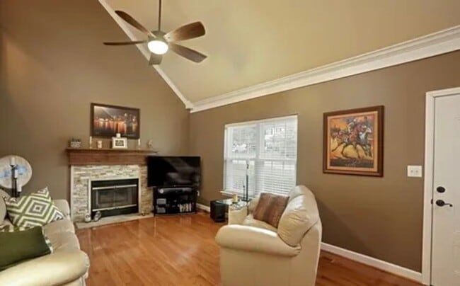 Building Photo - 4701 Shenandoah Dr