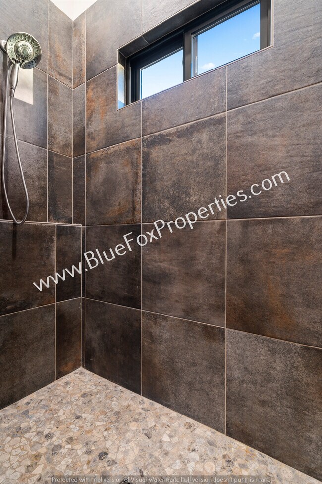 Building Photo - 13037 N Red Quail Pl
