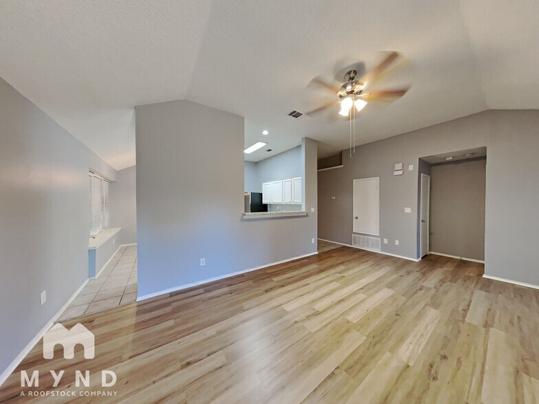 Building Photo - 8517 Brushy Creek Trail
