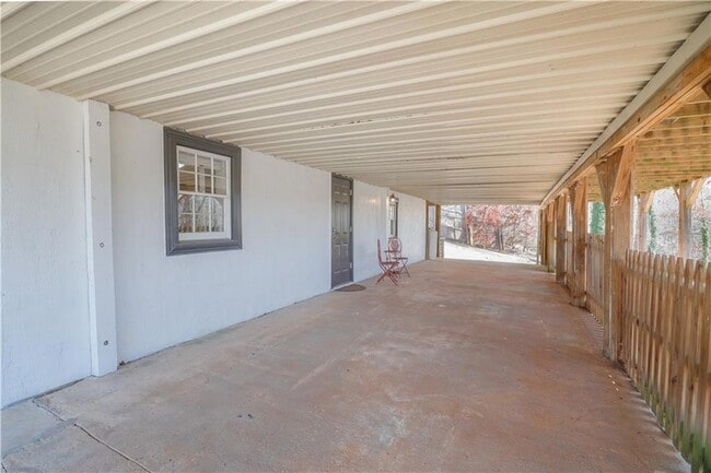 Building Photo - 5997 Warpath Rd