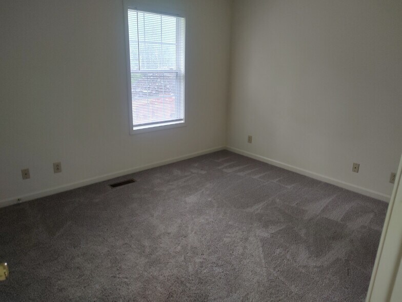 bedroom 1 - 210 W 17th St