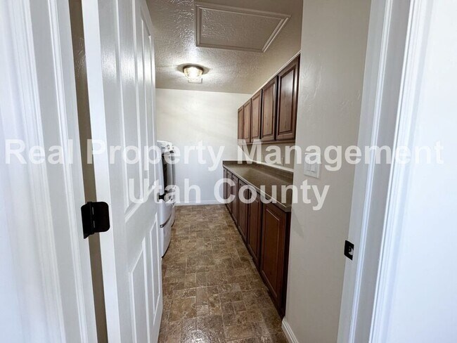 Building Photo - 1849 N Bountiful Wy