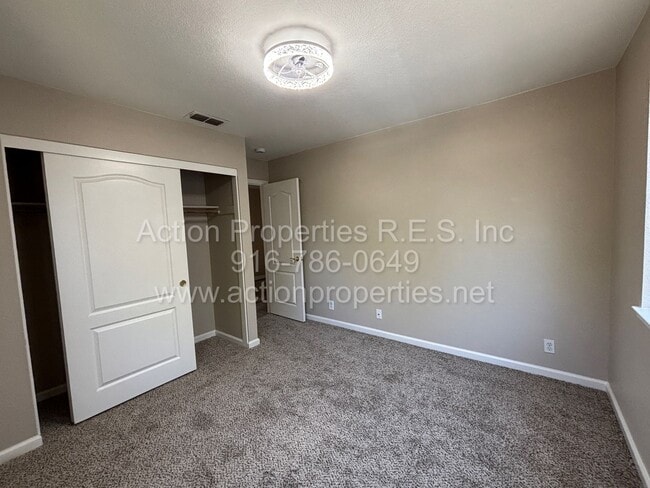 Building Photo - West Roseville Two Story, 4 Bedroom, 2.5 b...