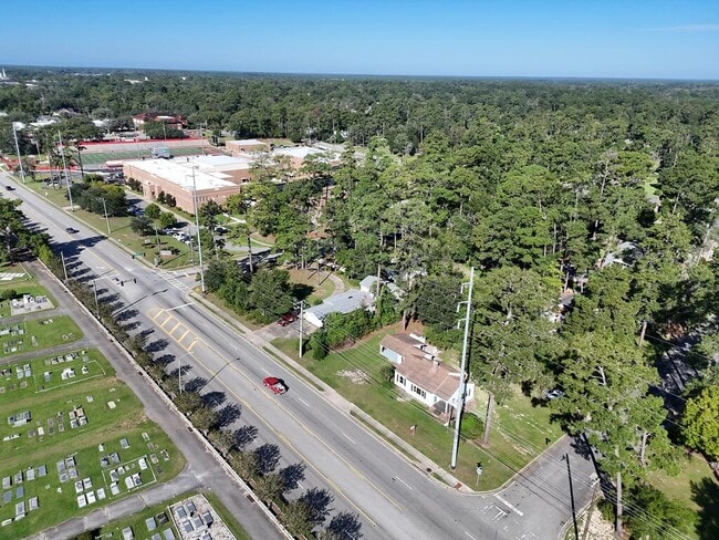 Building Photo - 101 Myrtle Dr