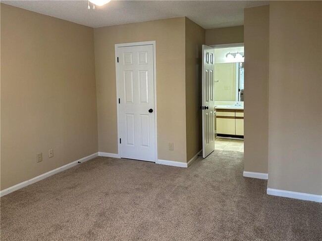 Building Photo - 2665 Windy Hill Pl