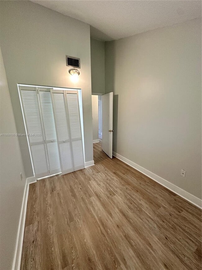 Building Photo - 10152 SW 77th Ct