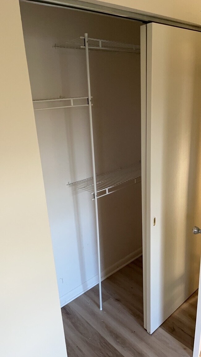 Building Photo - 3043 Regent St