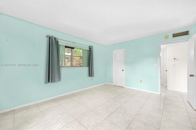 Building Photo - 9107 SW 137th Ter