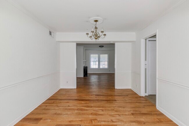 Dining Room - 3000 Hillsboro Pike