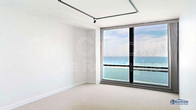 Building Photo - 910 N Lake Shore Dr