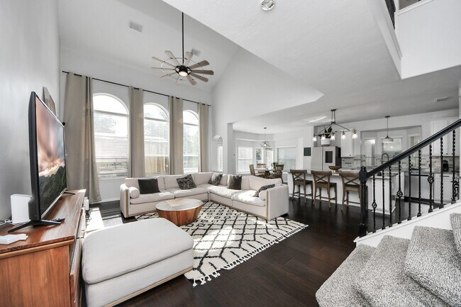 Building Photo - 30214 Vinebriar Dr
