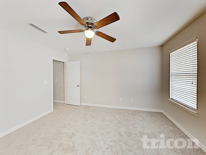 Building Photo - 7030 McLothian Ln