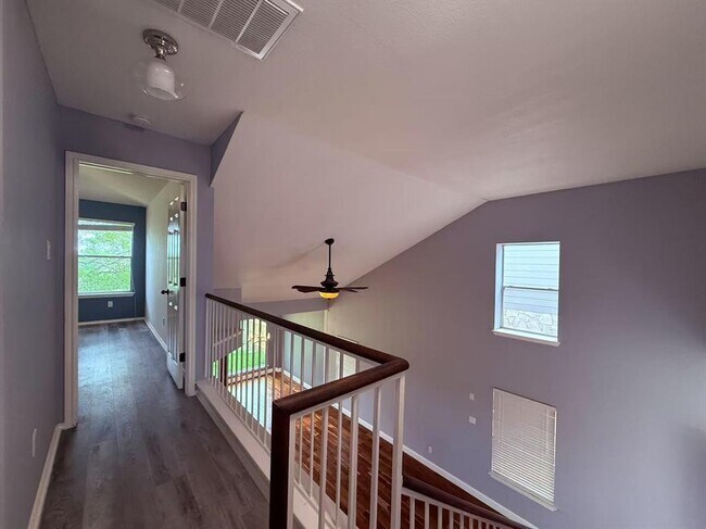 Building Photo - 10905 Dodge Cattle Dr