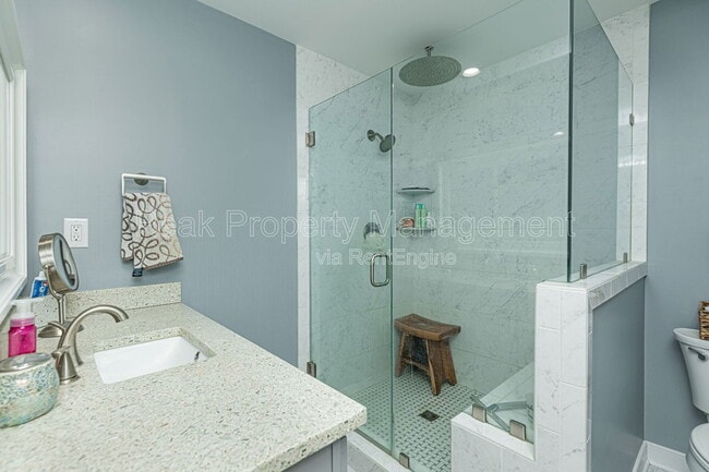 Building Photo - 9133 Robin Ridge Dr