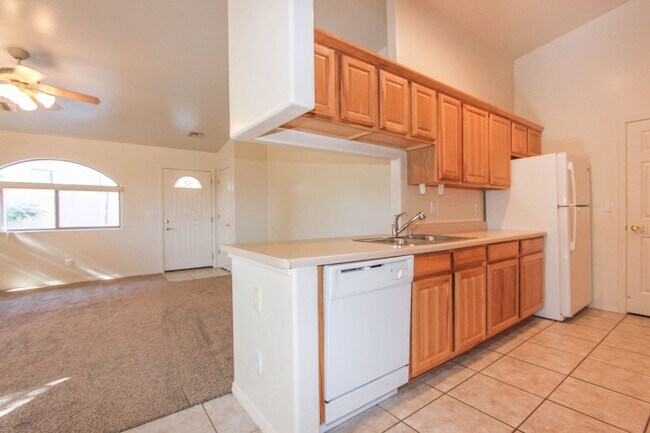 Building Photo - 8509 E Leigh Dr