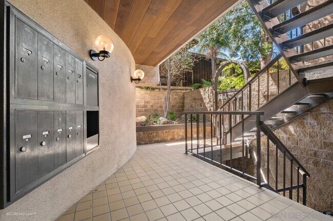 Building Photo - 1250 Cave St