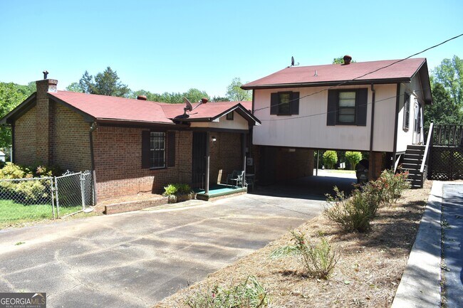 Building Photo - 148 Upson St