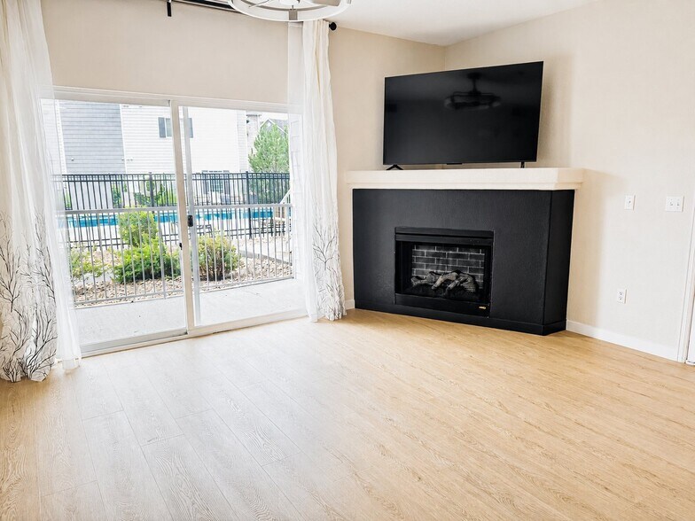 Building Photo - 15700 E Jamison Dr